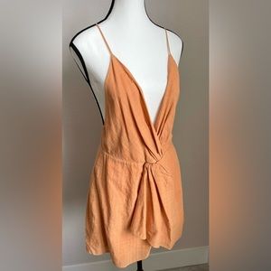 New With Tags Wilfred Aritzia Twist Camisole Top Orange Size Medium